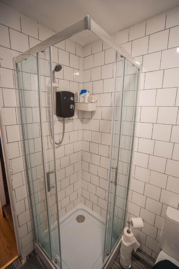 Private And Spacious 2 Bedroom House - Free Parking! Cardiff Exterior photo