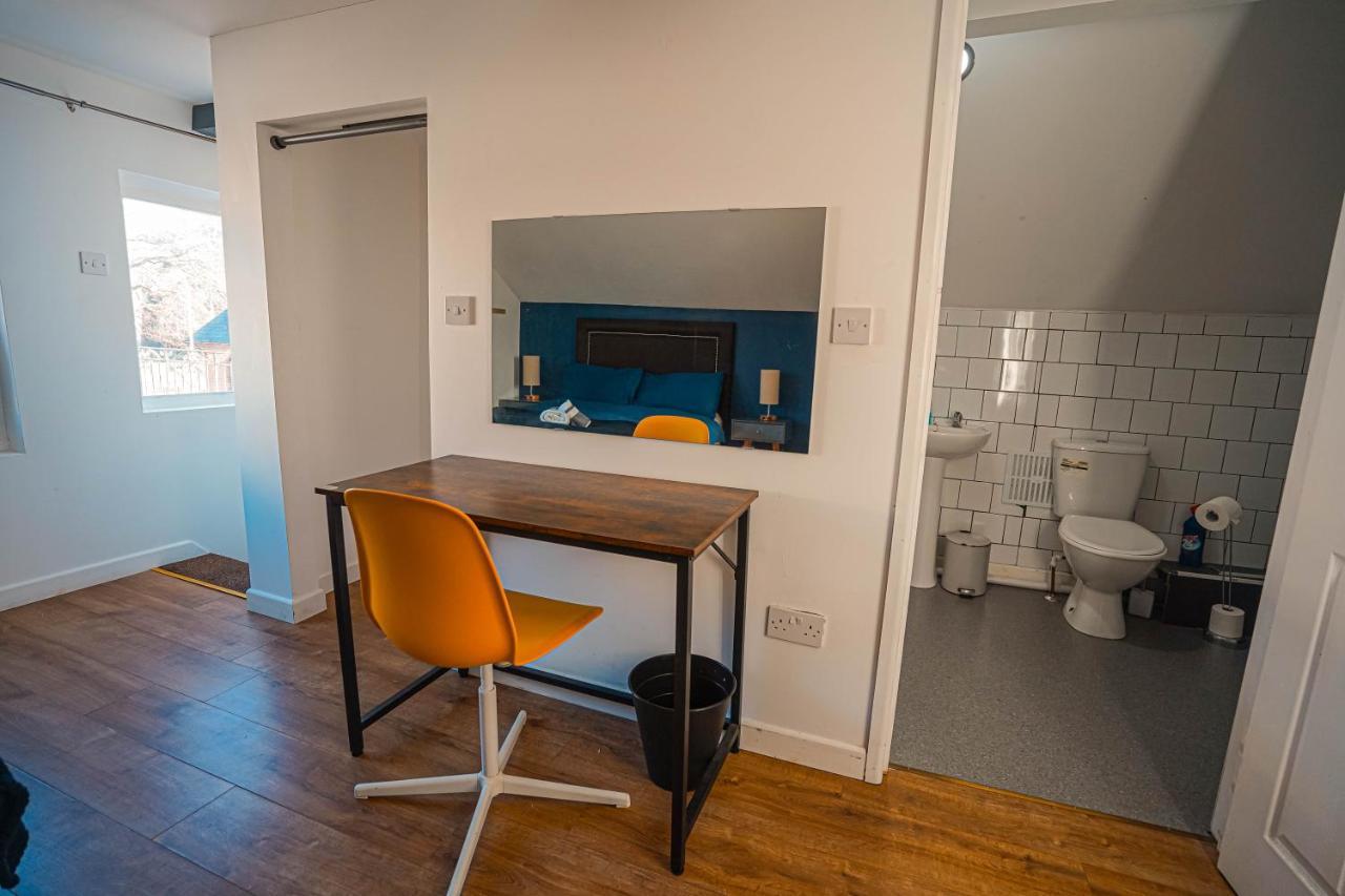 Private And Spacious 2 Bedroom House - Free Parking! Cardiff Exterior photo